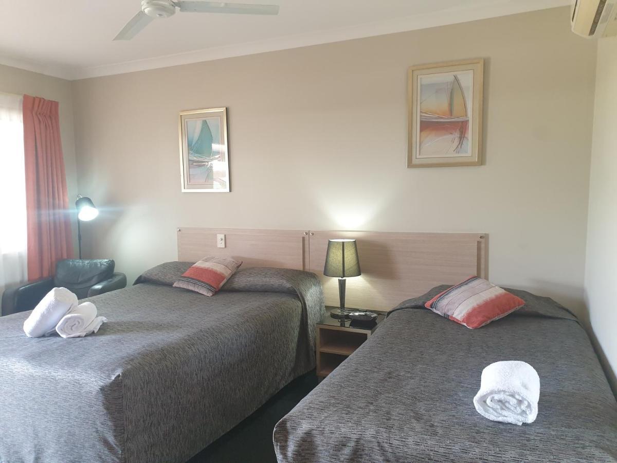 Cobar Central Motor Inn Bagian luar foto