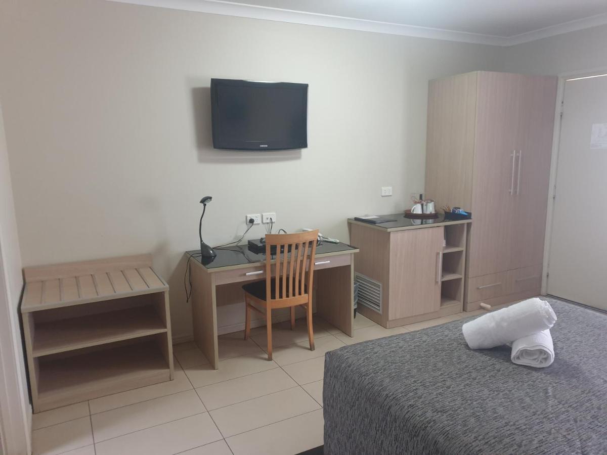 Cobar Central Motor Inn Bagian luar foto