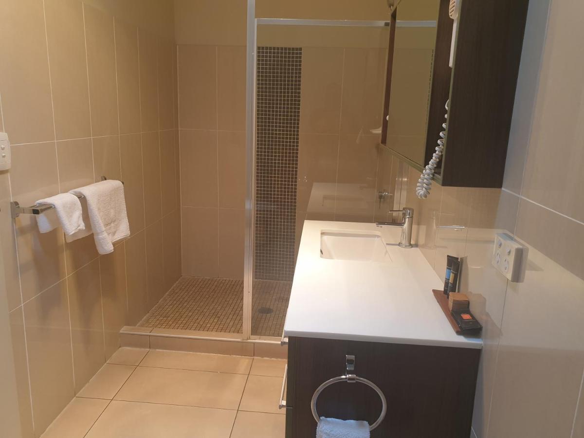 Cobar Central Motor Inn Bagian luar foto