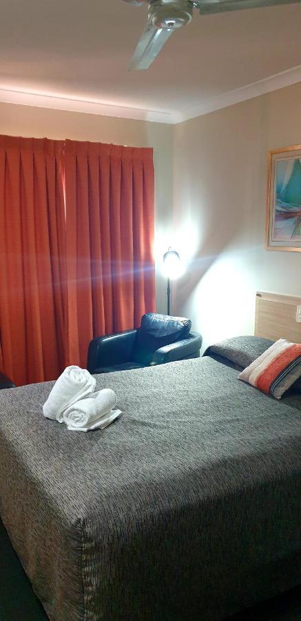 Cobar Central Motor Inn Bagian luar foto